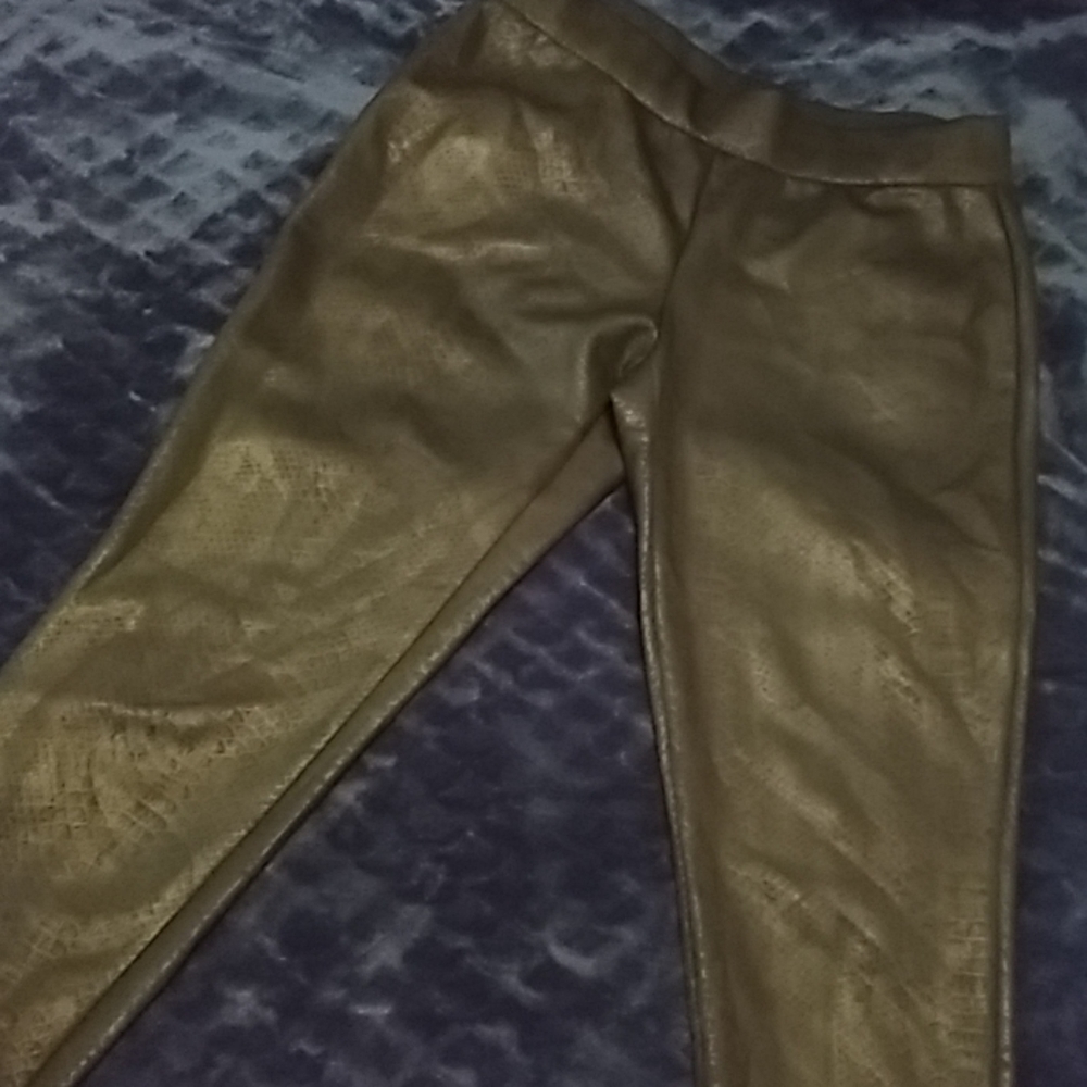 Snakeskin looking leggings